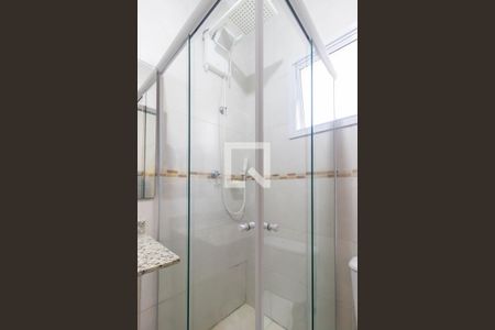Banheiro de casa de condomínio à venda com 3 quartos, 96m² em Quitaúna, Osasco