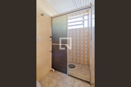 Banheiro de kitnet/studio à venda com 1 quarto, 29m² em Vila Joao Pessoa, Porto Alegre