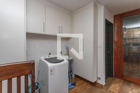 Casa à venda com 322m², 3 quartos e 2 vagasÁrea de serviço 