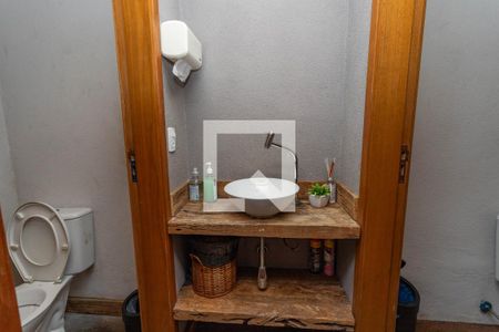 Casa à venda com 322m², 3 quartos e 2 vagasEscritório - banheiro 