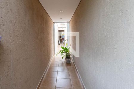 Casa à venda com 322m², 3 quartos e 2 vagasCorredor externo 