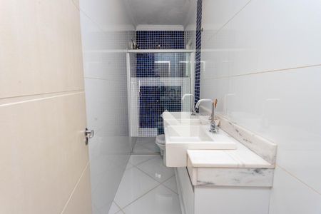 Casa à venda com 322m², 3 quartos e 2 vagasBanheiro da suíte 