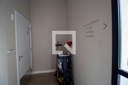 Apartamento para alugar com 30m², 1 quarto e sem vaga Apartamento para alugar com 30m², 1 quarto e sem vagaArea Comum - Banheiro Adaptado