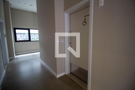 Apartamento para alugar com 30m², 1 quarto e sem vaga Apartamento para alugar com 30m², 1 quarto e sem vagaArea Comum - Banheiro Adaptado