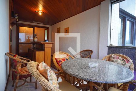 Apartamento à venda com 450m², 3 quartos e 3 vagasVaranda