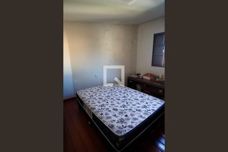 Casa à venda com 300m², 7 quartos e 5 vagasQuarto 1 casa 4