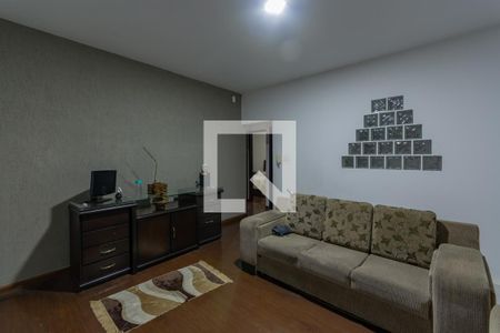 Casa à venda com 390m², 4 quartos e 4 vagasSala de Estar