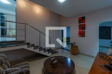 Casa à venda com 390m², 4 quartos e 4 vagasSala de Estar 2