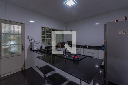 Casa à venda com 390m², 4 quartos e 4 vagasCozinha