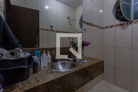 Casa à venda com 390m², 4 quartos e 4 vagasBanheiro social 1