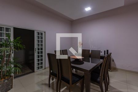 Casa à venda com 390m², 4 quartos e 4 vagasSala de jantar