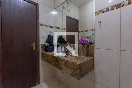 Casa à venda com 390m², 4 quartos e 4 vagasBanheiro social 1