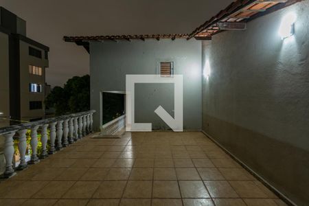Casa à venda com 390m², 4 quartos e 4 vagasVaranda da suíte