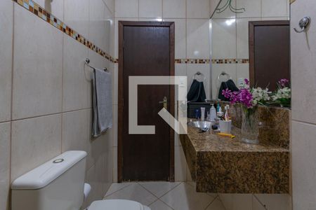 Casa à venda com 390m², 4 quartos e 4 vagasBanheiro social 1
