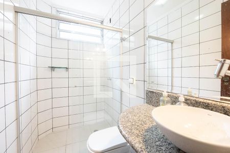 Casa à venda com 300m², 4 quartos e 2 vagas Casa à venda com 300m², 4 quartos e 2 vagasBanheiro 1