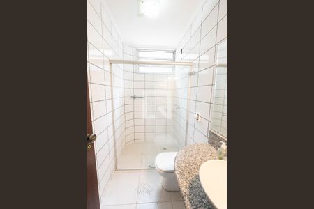 Casa à venda com 300m², 4 quartos e 2 vagas Casa à venda com 300m², 4 quartos e 2 vagasBanheiro 1