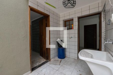 Casa à venda com 300m², 4 quartos e 2 vagas Casa à venda com 300m², 4 quartos e 2 vagasÁrea de Serviço