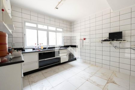 Casa à venda com 300m², 4 quartos e 2 vagas Casa à venda com 300m², 4 quartos e 2 vagasCozinha