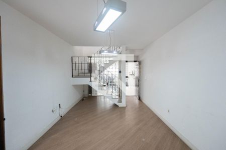 Casa à venda com 300m², 4 quartos e 2 vagas Casa à venda com 300m², 4 quartos e 2 vagasSala de Jantar