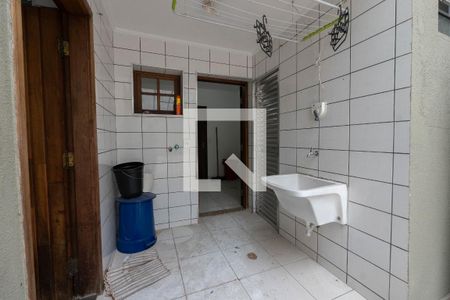 Casa à venda com 300m², 4 quartos e 2 vagas Casa à venda com 300m², 4 quartos e 2 vagasÁrea de Serviço