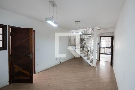 Casa à venda com 300m², 4 quartos e 2 vagas Casa à venda com 300m², 4 quartos e 2 vagasSala de Jantar