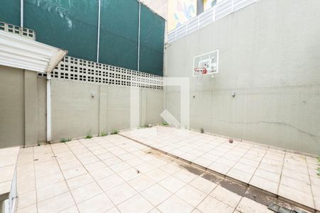 Casa à venda com 300m², 4 quartos e 2 vagas Casa à venda com 300m², 4 quartos e 2 vagasQuintal