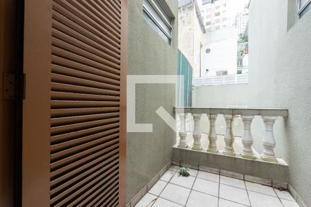 Casa à venda com 300m², 4 quartos e 2 vagas Casa à venda com 300m², 4 quartos e 2 vagasSuíte