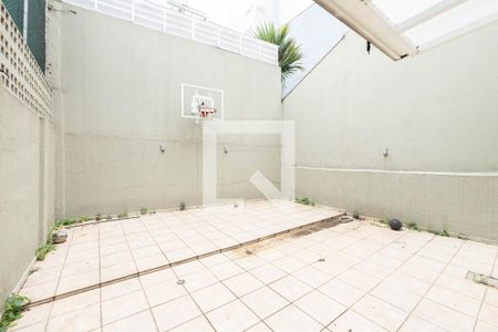 Casa à venda com 300m², 4 quartos e 2 vagas Casa à venda com 300m², 4 quartos e 2 vagasQuintal