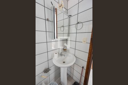 Casa à venda com 300m², 4 quartos e 2 vagas Casa à venda com 300m², 4 quartos e 2 vagasBanheiro 2