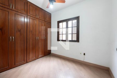 Casa à venda com 300m², 4 quartos e 2 vagas Casa à venda com 300m², 4 quartos e 2 vagasQuarto 2