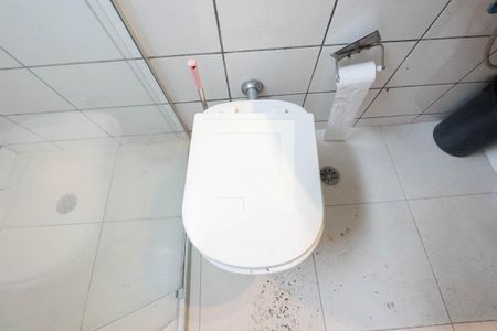 Casa à venda com 300m², 4 quartos e 2 vagas Casa à venda com 300m², 4 quartos e 2 vagasBanheiro 1