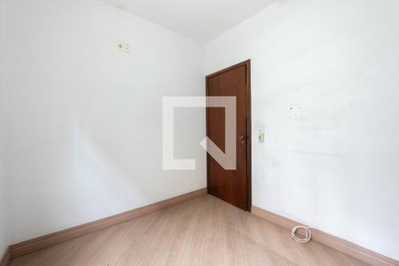 Casa à venda com 300m², 4 quartos e 2 vagas Casa à venda com 300m², 4 quartos e 2 vagasQuarto 2