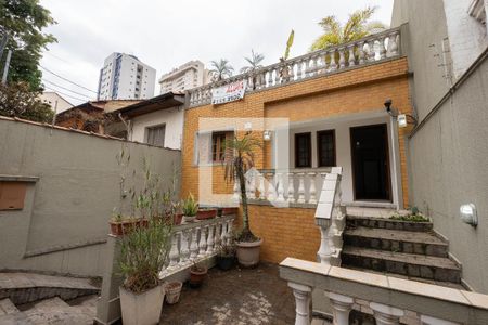 Casa à venda com 300m², 4 quartos e 2 vagas Casa à venda com 300m², 4 quartos e 2 vagasFachada