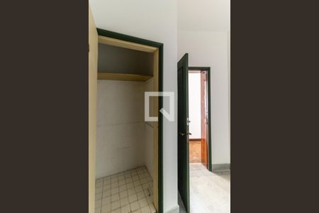 Apartamento para alugar com 160m², 3 quartos e sem vagaEntrada de Serviço - Armário