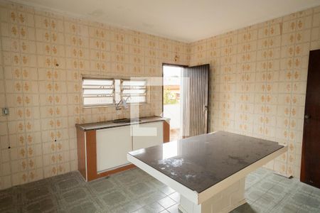 Casa à venda com 200m², 3 quartos e 3 vagasCozinha 