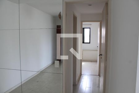 Corredor de apartamento para alugar com 3 quartos, 77m² em Pompeia, São Paulo