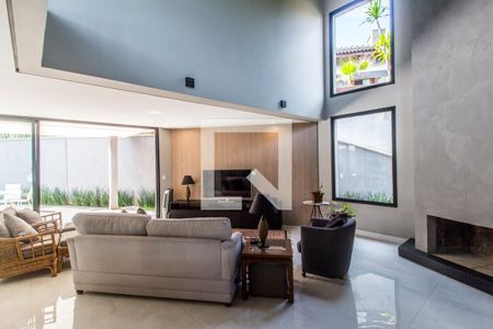 Sala de TV de casa de condomínio à venda com 4 quartos, 419m² em Residencial Cinco (alphaville), Santana de Parnaíba