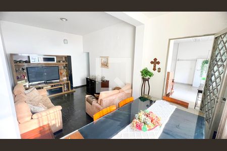 Sala de casa à venda com 8 quartos, 308m² em Nova Granada, Belo Horizonte