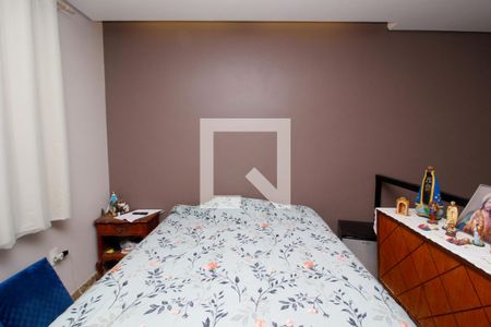 Casa à venda com 330m², 6 quartos e 4 vagas Casa à venda com 330m², 6 quartos e 4 vagasQuarto 4