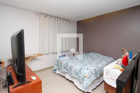 Casa à venda com 330m², 6 quartos e 4 vagas Casa à venda com 330m², 6 quartos e 4 vagasQuarto 4