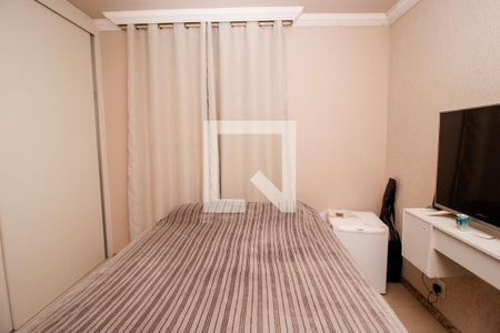 Casa à venda com 330m², 6 quartos e 4 vagas Casa à venda com 330m², 6 quartos e 4 vagasQuarto 2