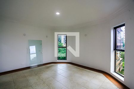 Apartamento à venda com 316m², 4 quartos e 4 vagas Apartamento à venda com 316m², 4 quartos e 4 vagasSala de Jantar