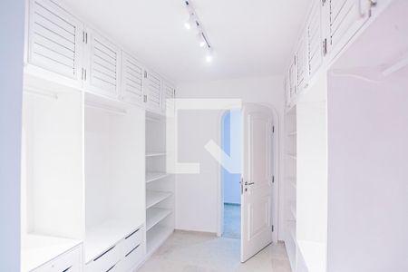 Apartamento à venda com 316m², 4 quartos e 4 vagas Apartamento à venda com 316m², 4 quartos e 4 vagasSuíte 1 - Closet
