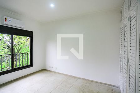 Apartamento à venda com 316m², 4 quartos e 4 vagas Apartamento à venda com 316m², 4 quartos e 4 vagasQuarto 1