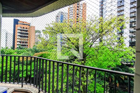 Apartamento à venda com 316m², 4 quartos e 4 vagas Apartamento à venda com 316m², 4 quartos e 4 vagasSuíte 1 - Varanda