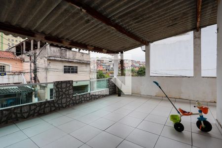 Casa à venda com 378m², 4 quartos e 2 vagasCasa 2 - Varanda