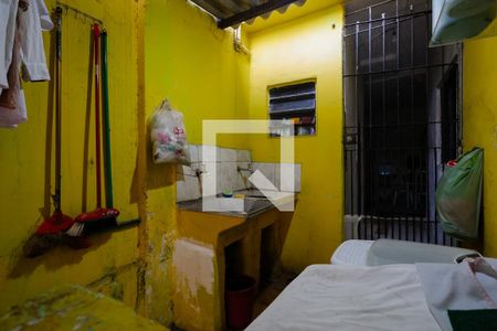 Casa à venda com 378m², 4 quartos e 2 vagasCasa 1 - Área de serviço