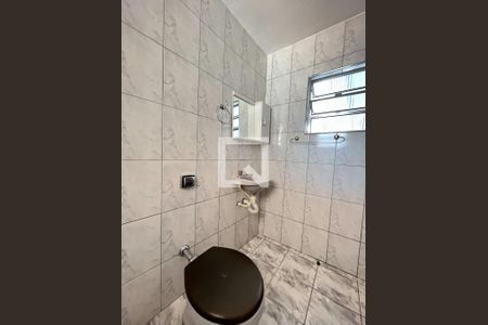 Casa para alugar com 72m², 2 quartos e sem vaga Casa para alugar com 72m², 2 quartos e sem vagaBanheiro