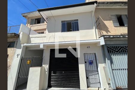 Casa para alugar com 72m², 2 quartos e sem vaga Casa para alugar com 72m², 2 quartos e sem vagaFachada