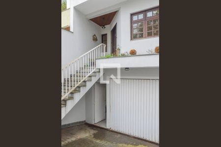 Casa à venda com 264m², 3 quartos e 5 vagas Casa à venda com 264m², 3 quartos e 5 vagashall